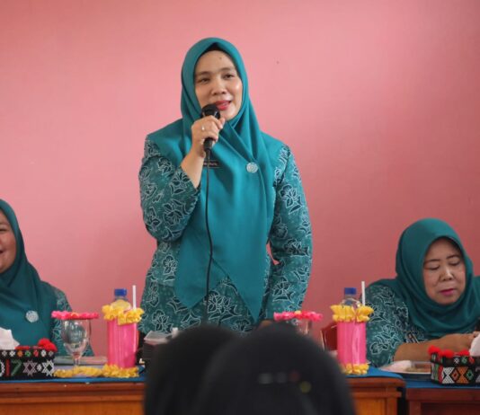 Rosalina Beri Motivasi ke PKK Desa Sanggapati Untuk Tingkatkan Kesejahteraan dan Kesehatan Masyarakat