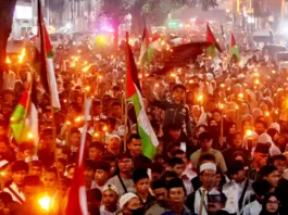 Ribuan Umat Muslim di Medan Gelar Pawai Obor Sambut Ramadan 1446 H