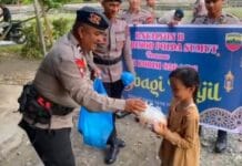 Brimob Poldasu Bersama Kodim 0204/DS Bagikan 200 Paket Takjil untuk Warga Tebingtinggi