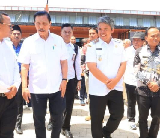 Wabup Samosir Dampingi Luhut Resmikan Abe Hotel dan Convention