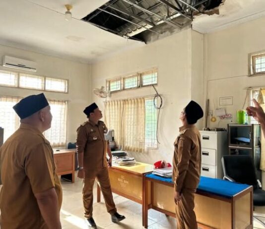 Wakil Bupati Aceh Timur Soroti Kerusakan Kantor Camat Darul Ihsan
