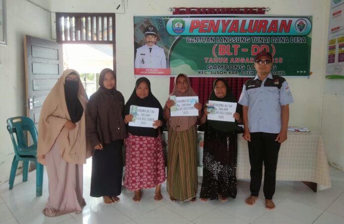 IMG-20250709-WA0131 Pemdes Gampong Ladang Salurkan BLT-DD ke Masyarakat Miskin Ekstrem dan Lansia