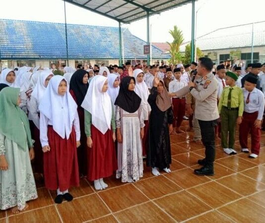 Polres Tapteng Sosialisasi Anti-Perundungan di SMP Al-Muslimin Pandan