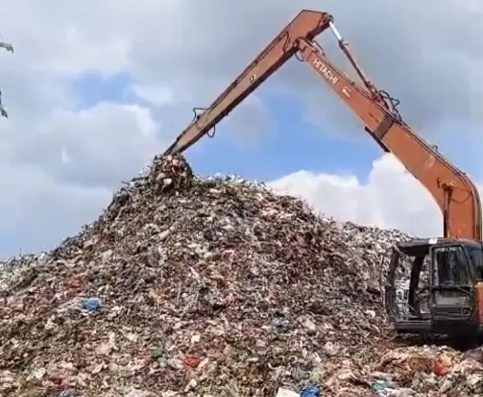 Nasib Pekerja Kebersihan Sampah Jauh dari Kata Bahagia