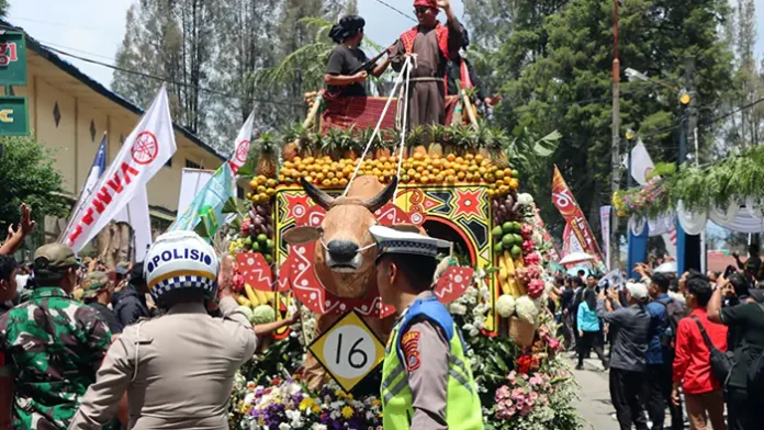 Festival Bunga dan Buah Karo 2026 Resmi Dibuka Festival Bunga dan Buah Karo 2026 Resmi Dibuka