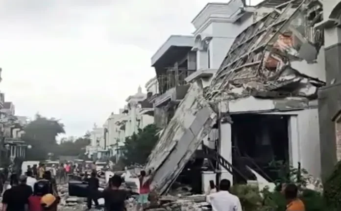 Ledakan Hancurkan Rumah di Grand Polonia Medan Ledakan Hancurkan Rumah di Grand Polonia Medan